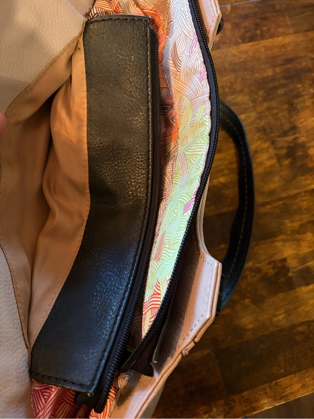 The Sak Beige and Black Leather Shoulder Bag - The Sak